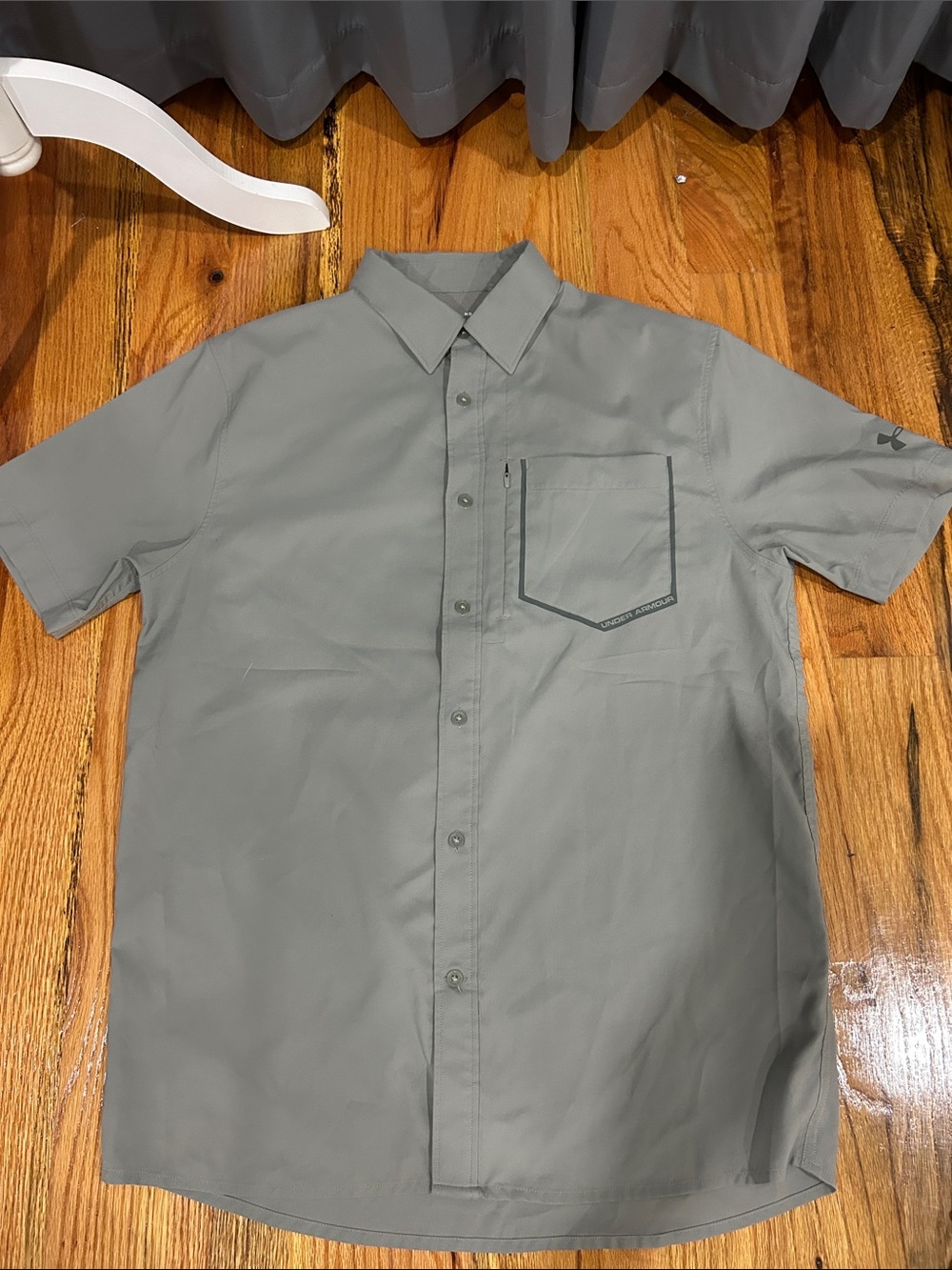Under Armour Men's Short-Sleeve Button-Down Shirt in Gray